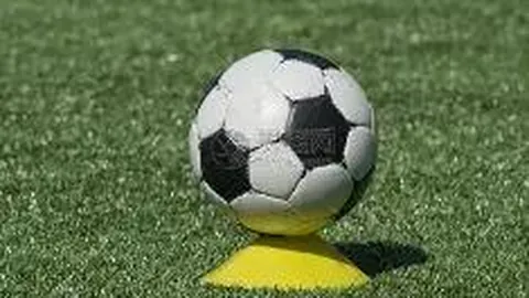 纳基奇挑衅阿德托昆博，力克希腊队夺C组胜局——2025 FIBA欧洲篮球锦标赛C组第4轮赛况精彩回顾